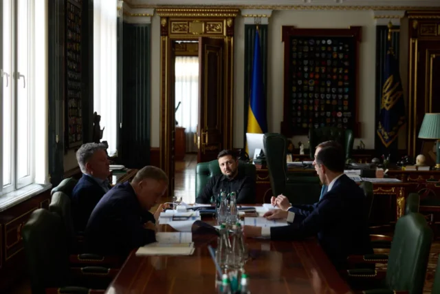 Зеленський окреслив пріоритети для вступу України до ЄС Працюємо-на-повноцінний-вступ-–-Зеленський-визначив-три-пріоритети-для-інтенсивної-роботи-з-ЄС