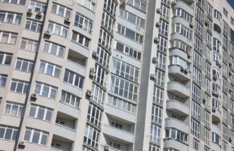 Власників житла зобов’яжуть платити 10% податку: що зміниться для орендарів Власників-житла-зобов’яжуть-платити-10%-податку:-що-зміниться-для-орендарів