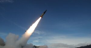 США витратили майже всі далекобійні ракети у війні з Іраном: чим це загрожує США-витратили-майже-всі-далекобійні-ракети-у війні-з Іраном:-чим-це загрожує