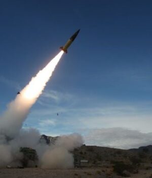 США-витратили-майже-всі-далекобійні-ракети-у війні-з Іраном:-чим-це загрожує