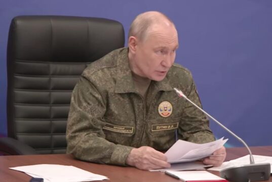 Путін зменшив кількість злочинів, які забороняють підписувати контракт з Міноборони Росії Путін-зменшив-кількість-злочинів,-які-забороняють-підписувати-контракт-з-Міноборони-Росії