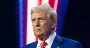 Трамп: Протоки на Близькому Сході можуть бути відкриті після переговорів з Іраном Трамп анонсував, що Ормузька протока незабаром буде відкрита