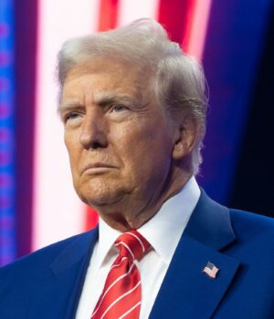 Трамп анонсував, що Ормузька протока незабаром буде відкрита