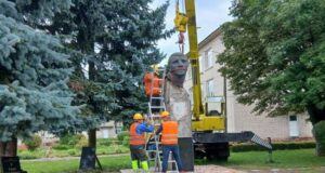 У селищі на Волині демонтували радянський пам’ятник У-селищі-на-Волині-демонтували-радянський-пам’ятник