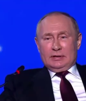 Ударами-по-Києву-Путін-рятує-свій-авторитет-в-очах-росіян,-–-sky-news