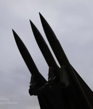 Із-чотирьох-запущених-рф-ракет-є-влучання-"Онікса",-знешкодили-66-зі-101-дрона Із-чотирьох-запущених-рф-ракет-є-влучання-"Онікса",-знешкодили-66-зі-101-дрона
