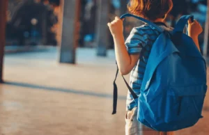 В Україні стартували виплати за програмою Пакунок школяра Українські-родини-почали-отримувати-кошти-за-програмою-Пакунок-школяра