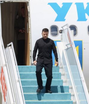 litak__gettyimages_2214568448_5b62406ffeac82dd8a2cbe1f00073b1f_1300x820.jpg Зеленський прибув до Сербії і розповів про мету візиту