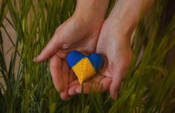 Ніколи не кажіть “души не чаять”: як правильно звучить українською Ніколи-не-кажіть-“души-не-чаять”:-як-правильно-звучить-українською