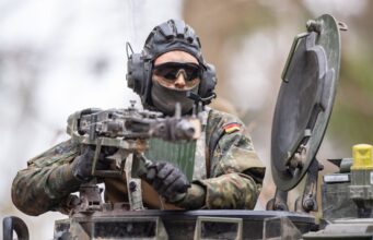 Українські військові отримали нове бойове спорядження від Німеччини Бійці ЗСУ отримали особливе спорядження Бундесверу: що в нього входить