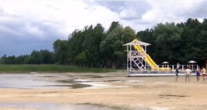 Де найкраще купатися на Волині: 10 озер із чистою водою, піщаними пляжами та неймовірними краєвидами Де-найкраще-купатися-на-Волині:-10-озер-із-чистою-водою,-піщаними-пляжами-та-неймовірними-краєвидами