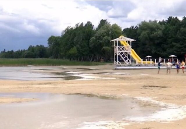 Де найкраще купатися на Волині: 10 озер із чистою водою, піщаними пляжами та неймовірними краєвидами Де-найкраще-купатися-на-Волині:-10-озер-із-чистою-водою,-піщаними-пляжами-та-неймовірними-краєвидами