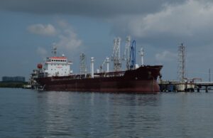 Україна погодилася не атакувати неросійські нафтові танкери в Чорному морі Україна погодилася не атакувати неросійські танкери в Чорному морі, – Bloomberg