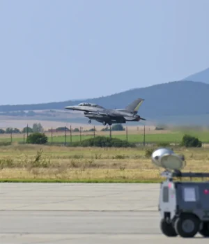 У-Болгарії-біля-кордону-з-Румунією-в-повітрі-вибухнув-невідомий-дрон-–-euronews