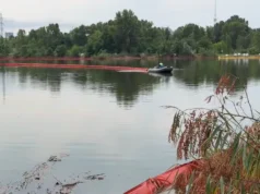 Повторне забруднення озера Кирилівського внаслідок ворожого удару У-Києві-озеро-Кирилівське-знову-забруднено-після-ворожего-удару