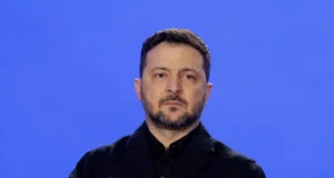 Відходити з Донбасу чи віддавати своїх людей Україна не збирається — Зеленський Відходити з Донбасу чи віддавати своїх людей Україна не збирається — Зеленський