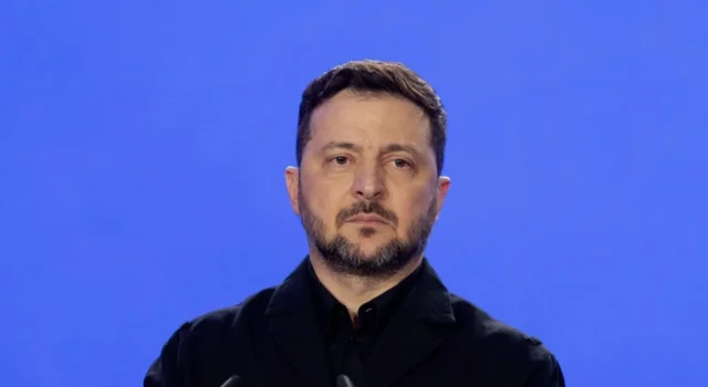 Відходити з Донбасу чи віддавати своїх людей Україна не збирається — Зеленський Відходити з Донбасу чи віддавати своїх людей Україна не збирається — Зеленський