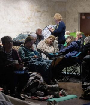 В Одесі пролунали вибухи та перебої зі світлом: місто під ударом дронів та ракет