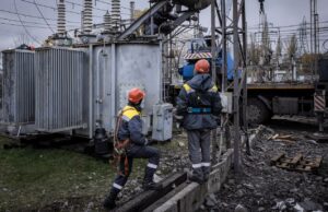 Електропостачання та рух транспорту в Одесі зупинено через нічну атаку Росії Частина Одеси залишилася без світла через атаку РФ, електротранспорт не працює