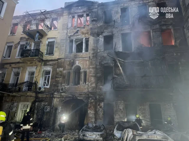 В Одесі після обстрілу виникли проблеми з водопостачанням, світлом та зв’язком В Одесі після обстрілу виникли проблеми з водопостачанням, світлом та зв’язком