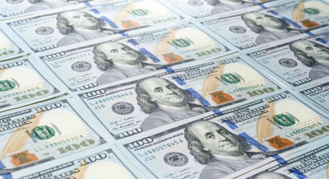 Скільки коштуватимуть 100 доларів: прогноз банкіра до 16 серпня Скільки-коштуватимуть-100-доларів:-прогноз-банкіра-до-16-серпня