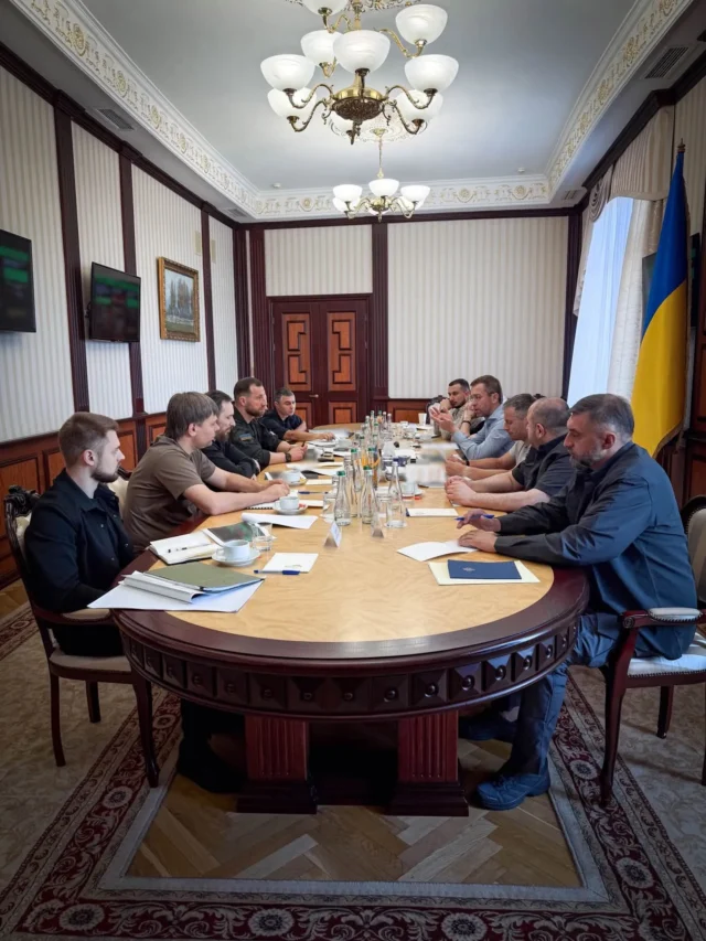 Кабмін працює над пошуком додаткових коштів для війська Кабмін працює над пошуком додаткових коштів для війська