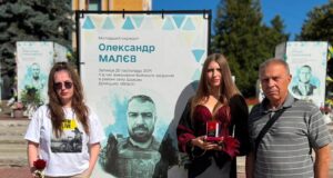 Посмертна нагорода для загиблого Захисника України Олександра Малєва Захисника-з-Нововолинська-посмертно-нагородили-орденом-«Хрест-Героя»