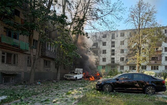 Атака на Запоріжжя: російські загарбники вдарили авіабомбою РФ скинула КАБ на Запоріжжя: 13 постраждалих, у тяжкому стані 10-річна дівчинка
