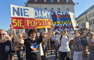 Поляки виступають проти агресії до українців: акції солідарності по всій Польщі «Чи-хтось-згадував-би-про-Волинь-без-політиків»-Реакції-поляків-на-зростання-агресії-проти-українців.