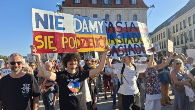 Поляки виступають проти агресії до українців: акції солідарності по всій Польщі «Чи-хтось-згадував-би-про-Волинь-без-політиків»-Реакції-поляків-на-зростання-агресії-проти-українців.