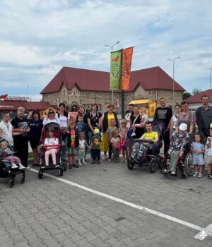 Підопічні-Центру-життєстійкості-відвідали-етнопарк-«Агроленд»