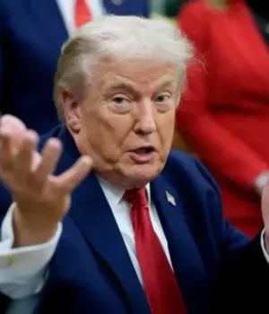Трамп-заявив,-що-вимагатиме-від-Ірану-компенсації-за-конфлікт Трамп-заявив,-що-вимагатиме-від-Ірану-компенсації-за-конфлікт