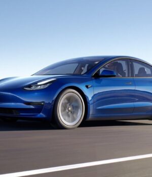 Власник-tesla-знайшов-простий-спосіб-заряджати-акумулятор-електромобіля-прямо-під-час-руху Власник-tesla-знайшов-простий-спосіб-заряджати-акумулятор-електромобіля-прямо-під-час-руху