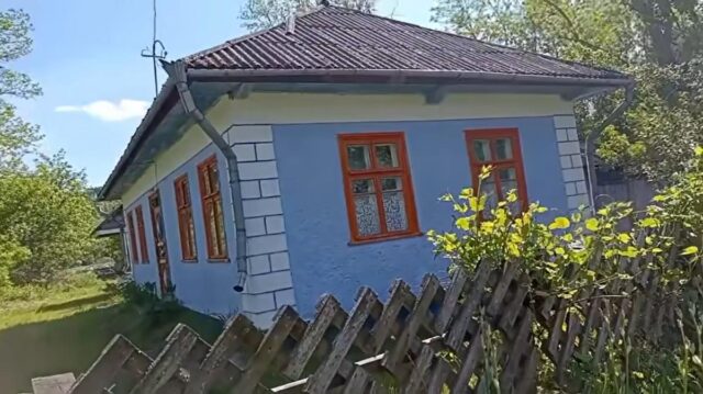 Родина купила хату в селі на Одещині за $1700: як вона виглядає Родина-купила-хату-в-селі-на-Одещині-за-$1700:-як-вона-виглядає