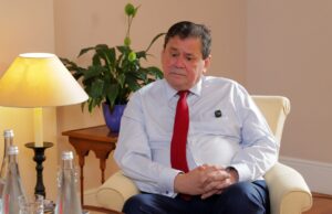 Британський посол: Україна повинна проявити стратегічне терпіння у війні з Росією Що допоможе Україні посадити РФ за стіл переговорів: пояснення посла Британії