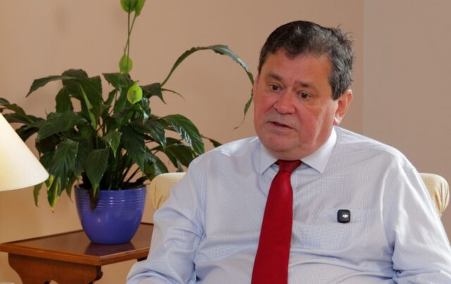 Кошти від продажу “Челсі” досі заблоковані: коментар посла Великої Британії в Україні Коли Україна отримає “гроші Абрамовича”? Посол Британії назвав головну перепону