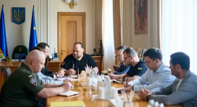 Керівництво сектору безпеки та парламенту обговорило фінансування Сил оборони та розвиток ОПК Керівництво сектору безпеки та парламенту обговорило фінансування Сил оборони та розвиток ОПК