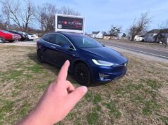 Американець купив електрокар Tesla “наосліп” за 9500 доларів: на нього чекав великий сюрприз Американець-купив-електрокар-tesla-“наосліп”-за-9500-доларів:-на-нього-чекав-великий-сюрприз