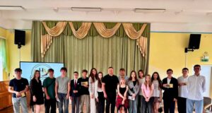 Вшанування учнів Нововолинської громади за досягнення в освіті Зустріч-із-найуспішнішими-учнями-та-огляд-ліцею-№8:-Нововолинську-громаду-відвідав-народний-депутат-Андрій-Герус