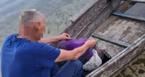 У Шацькому нацпарку спіймали чоловіка, який хотів розставляти браконьєрські сітки. ФОТО У-Шацькому-нацпарку-спіймали-чоловіка,-який-хотів-розставляти-браконьєрські-сітки.-ФОТО