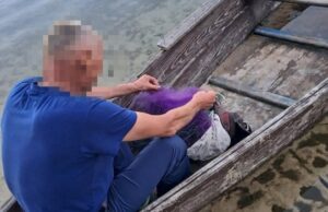 У Шацькому нацпарку спіймали чоловіка, який хотів розставляти браконьєрські сітки. ФОТО У-Шацькому-нацпарку-спіймали-чоловіка,-який-хотів-розставляти-браконьєрські-сітки.-ФОТО