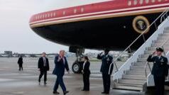 Трамп підтвердив таємну зміну літака через загрозу під час саміту НАТО в Туреччині Трамп-підтвердив,-що-таємно-змінив-літак-у-Туреччині.-Каже,-через-загрозу