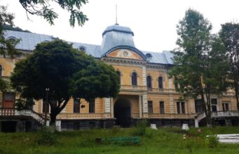 На Львівщині для туристів відкриють знаменитий палац 19 століття На-Львівщині-для-туристів-відкриють-знаменитий-палац-19-століття