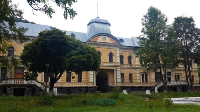 На Львівщині для туристів відкриють знаменитий палац 19 століття На-Львівщині-для-туристів-відкриють-знаменитий-палац-19-століття