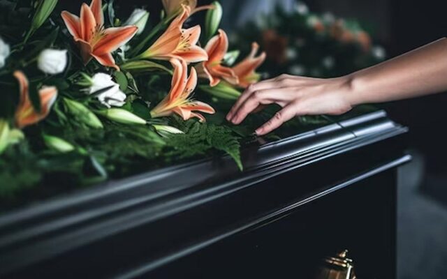 Мешканцям Луцької громади виплатять по 6000 грн на поховання родичів Мешканцям-Луцької-громади-виплатять-по-6000-грн-на-поховання-родичів