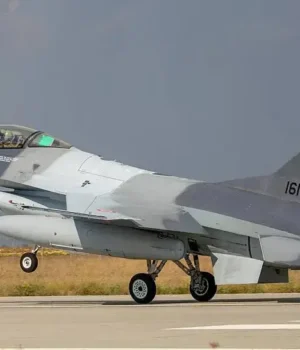 Румунія-піднімала-f-16-через-дрони-під-час-атаки-рф-на-Україну,-фіксувала-заліт-у-повітряний.