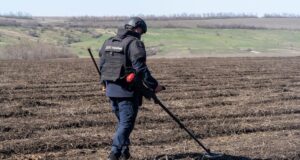 Громади зможуть отримати гроші на гуманітарні витрати і розмінування: що відомо Громади-зможуть-отримати-гроші-на-гуманітарні-витрати-і-розмінування:-що-відомо
