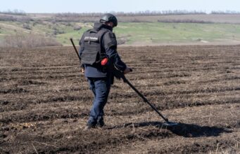 Громади зможуть отримати гроші на гуманітарні витрати і розмінування: що відомо Громади-зможуть-отримати-гроші-на-гуманітарні-витрати-і-розмінування:-що-відомо