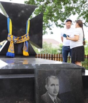 Останки-засновника-ОУН,-полковника-Євгена-Коновальця-перевезли-в-Україну.-Прощання-і-перепоховання-–-у-Києві