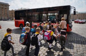 Кабмін перевірить доступність населених пунктів України та підготує план до саміту “Карпатська ініціатива” Зеленський доручив Кабміну перевірити доступ українців до шкіл і лікарень